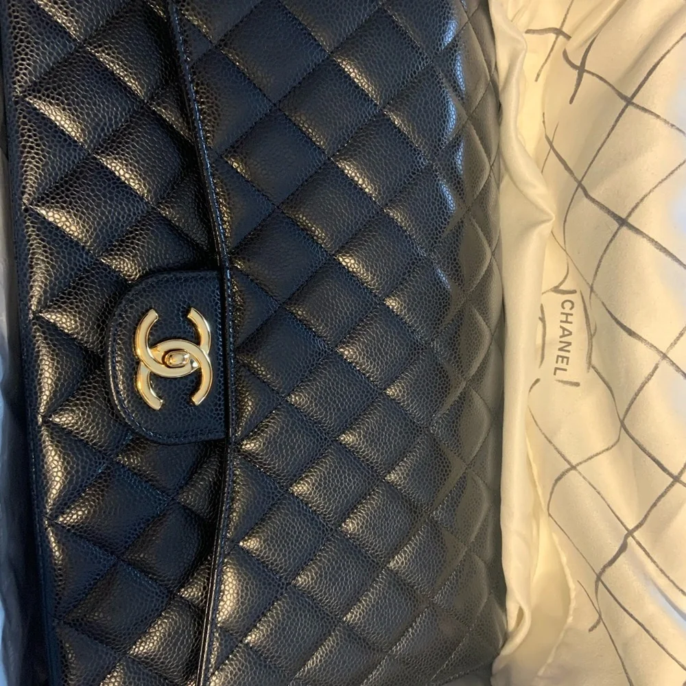 Classic Caviar black Chanel jumbo double flap‎ bag